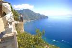 Die Amalfküste von Villa Cimbrone in Ravello aus gesehen. Aufnahme: Juli 2011.