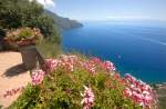 Die Amalfiküste von Villa Cimbrone in Ravello aus gesehen. Aufnahmedatum: 27. Juli 2011.