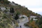 Ein fr uns seltsames Bild bieten die terassenfrmigen Friedhfe an den Steillagen in Italien. Hier in San Lazzaro an der Amalfi-Kste.