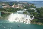 Die American Falls haben eine Kantenlnge von 363m. Nnach 21m Fallhhe strzt das Wasser hier auf eine Gerllhalde. Sie entstand bei einem Felssturz 1954.