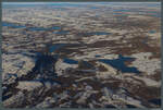 Blick aus dem Flugzeug auf die Tundra in der Nunavik.