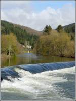 Ein kleiner Wasserfall an der Our in Vianden. 29.03.09 (Jeanny)