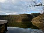 Der Stausee der Obersauer an der Hauptstaumauer in der Nhe von von Esch-sur-Sre.