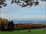 Aussicht in Heiderscheid ber die herbstliche Landschaft.