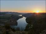 . Die Sonne verabschiedet sich am Stausee der Obersauer in Kaundorf. 04.03.2013 (Hans)