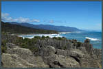 Die Pancake Rocks liegen direkt an der Westküste der neuseeländischen Südinsel nahe der kleinen Ortschaft Punakaiki.