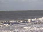 Im November des Jahres 2007 machte ich nahe Vlissingen dieses Bild der sich brechenden Wellen am Strand. 