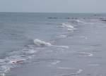 Die Flut kommt. Einfach einige Minuten innehalten und auf den Wellenschlag des Meers gucken hat enorm entspannende Wirkung. Das Foto stammt aus Renesse und ist vom 15.10.2007