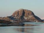 Der Torghatten - der durchlcherte Hut des Trollknig vom Smnafjell - bei Brnnysund.