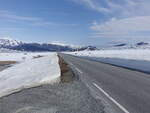 Schneefelder entlang der Straße 51, Innlandet (25.05.2023)