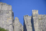 Roland in Norwegen: Preikestolen von der Fähre zwischen Lauvvik-Jlysebotn aus gesehen.