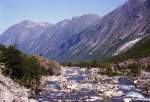 Der Fluss Istra am Trollstigvegen. Aufnahme: Juli 1985 (digitalisiertes Negativfoto).