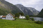 Landschaft an der Westseite der Nærøyfjord in Norwegen.