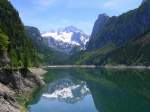 Salzkammergut 2009 - Der Hohe Dachstein (2.995m) spiegelt sich am 20.05.2009 im Vorderen Gosausee.