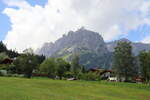 Unterhalb vom Gasthof Bürglhöh, der Blick zur Mandlwand, 23.06.2022  