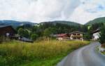 Sommerimpression aus dem Tiroler Brixental mit Blick vom Kirchberger Ortsteil Bockern in Richtung Griesberg (Norden). Aufnahme vom 25.07.2020.