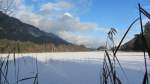 Blick auf den leicht zugefrorenen Reintalersee bei Kramsach.(2.1.2013)