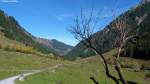 Blick vom Süden an der  Hinteren Gemstelalpe  durch das Gemsteltal nach Norden in Richtung Kleinwalsertal (Bezirk Bregenz, Land Voralberg/Österreich, Oktober 2013)
