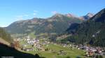 Abstieg in das Kleinwalsertal nach Mittelberg (Bezirk Bregenz, Land Voralberg/Österreich, Oktober 2013)