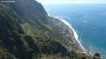 Blick auf die Serpentinenstraße oberhalb vom Fischerdorf Paúl do  Mar / Südküste - Madeira (Februar 2014)