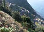 Serpentinen hinunter nach Porto Moniz an der Nordwestküste Madeiras (März 2014)