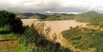 SILVES, 11.01.2001, Arade-Stausee; durch den starken Regenfall der vergangen Wochen ist das Wasser völlig verschlammt -- Foto eingescannt