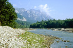 Der Fluss Prahova bei Bușteni. Bild vom Dia. Aufnahme: Juli 1990.