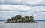 Eine kleine Insel südlich von Björnhuvud im Stockholmer Scherenhof.