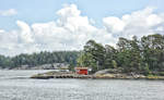 Schärenküste der Insel Yxlan östlich von Stockholm. Der Stockholmer Schärengarten ist die größte Inselgruppe in Schweden und die zweitgrößte Inselgruppe der Ostsee nach dem Schärenmeer, das zu Finnland gehört.
Aufnahme: 26. Juli 2017.