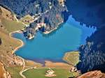 Blick vom Säntis zum Seealpsee. Mit Zoom fotografiert am 25. September 2013