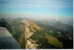 Blick aus dem Sportflugzeug auf das Justistal und die Sieben Hengste