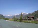 Blick vom Eingang Aare-Schlucht West ber die Aare zum Brienzer Rothorn und dem Brnigpass.