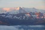 Morgendmmerung mit Blick vom Berghotel Rothorn Kulm in Richtung Jungfraugruppe. In der Mitte gut sichtbar die Eiger-Nordwand. 03. Juni 2011, 05:50