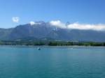 Blick vom Schiffsanleger Hnibach ber den Thunersee, Mai 2015