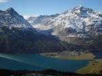 Aussicht in die frisch verschneite Bergwelt.