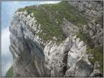 Nachdem sich die Wolken wieder etwas verzogen haben: Blick auf einige Felsstrukturen auf dem Pilatus Kulm. (19.07.2007)