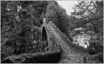 Die Ponte Romano aus dem 16.Jahrhundert führt über den Fluss Melezza.