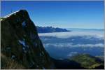 Ausblick vom Rochers-de-Naye(1970m..M.)auf Caux und dem teilweise nebelbedeckten  Genfersee.