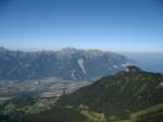 Blick von Berneuse (2045 Meter) ins Rhnetal.