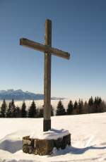 Auf dem Gipfel vom Les Pliades steht dieses Kreuz.