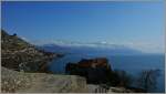 Blick von den Weinbergen des Lavaux auf St.Saphorin ber den Genfersee und die Waadtlnder Berge.