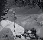 Klte und Schnee beruhigen den schnellen Lauf des Baches Dala.