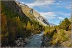 Langsam verfrben sich die Bume und es wird Herbst im Mattertal.
(19.10.2012)