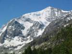 Grand Cornier (3962m), aufgenommen unterhalb der Cabanne du Petit Moutet (2142m) am 8.6.2003 um 8:41 Uhr