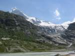 Dent Blanche (4357m) mit Glacier de Ferpecle, aufgenommen am 10.6.2003 um 11:45