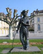 Charlie Chaplin hat ein sonniges Pltzchen an der Seepromenade des Genfersee's gefunden... 