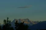 Aufnahme von unserem Balkon: Die Dents-de-Midi in der Abenddmmerung.