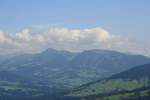 Blick von dem Berg  Pfnder  bei Bregenz am Bodensee auf die Alpen (07.08.10)

