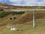 Gondelbahn am Bahnhof Andermatt am 13.