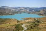 Embalse de Zahara von Zahara aus gesehen. Aufnahme: Juli 2014.